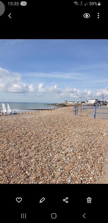 Villa Coastal Retreat Bognor Bersted Exterior foto